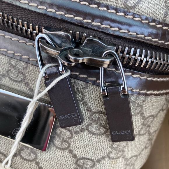 Gucci small rolling carry on size 20. - Picture 12 of 14